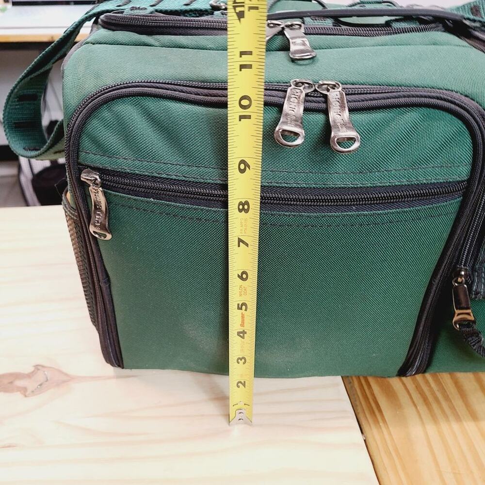 Insulated Picnic Duffle for 2, 'PICNIC TIME' Hunter Green, PRE-OWNED - Picture 8 of 8